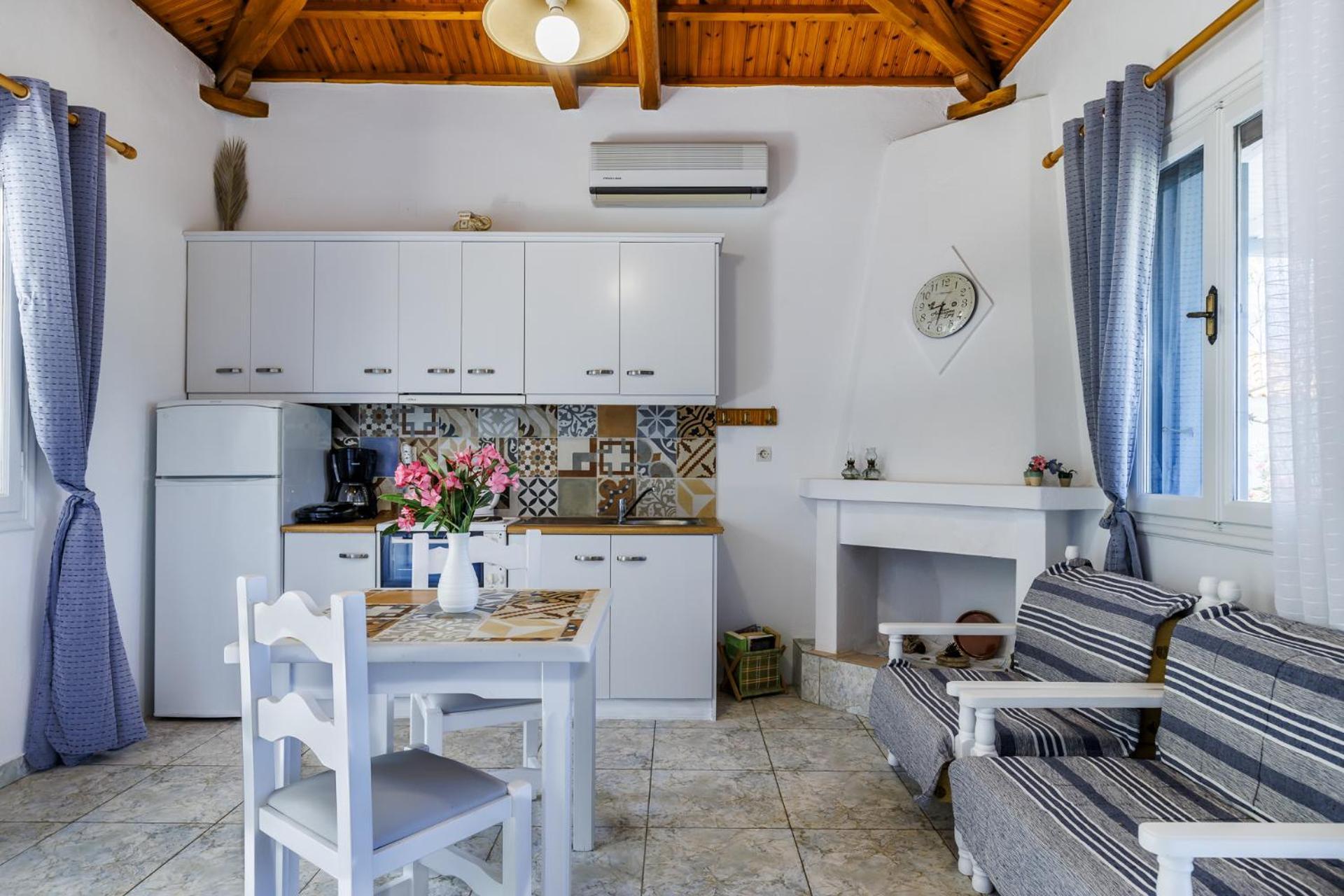 Anesis Apartment 2 Fireplace Skopelos Town Exterior photo