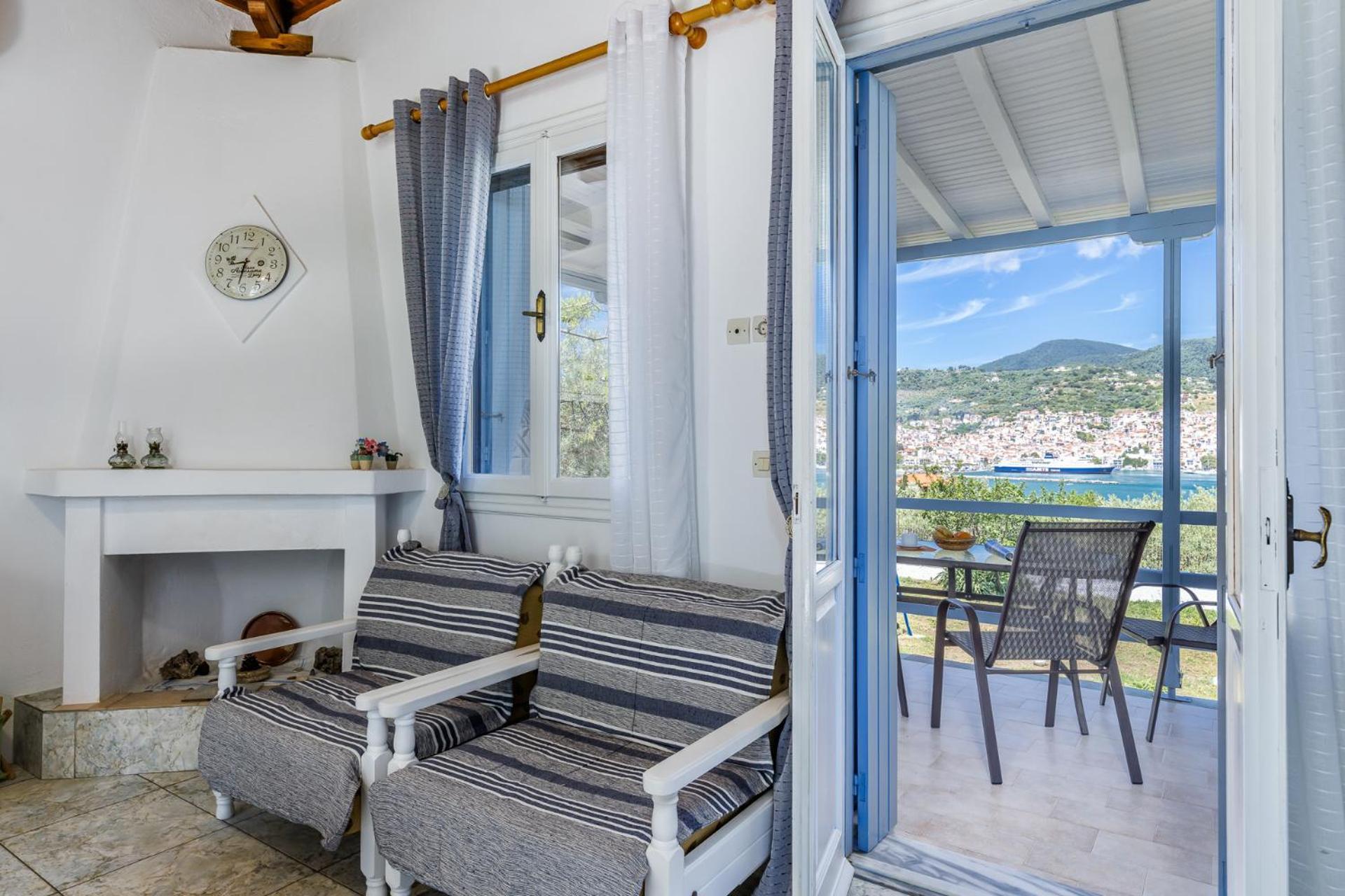 Anesis Apartment 2 Fireplace Skopelos Town Exterior photo