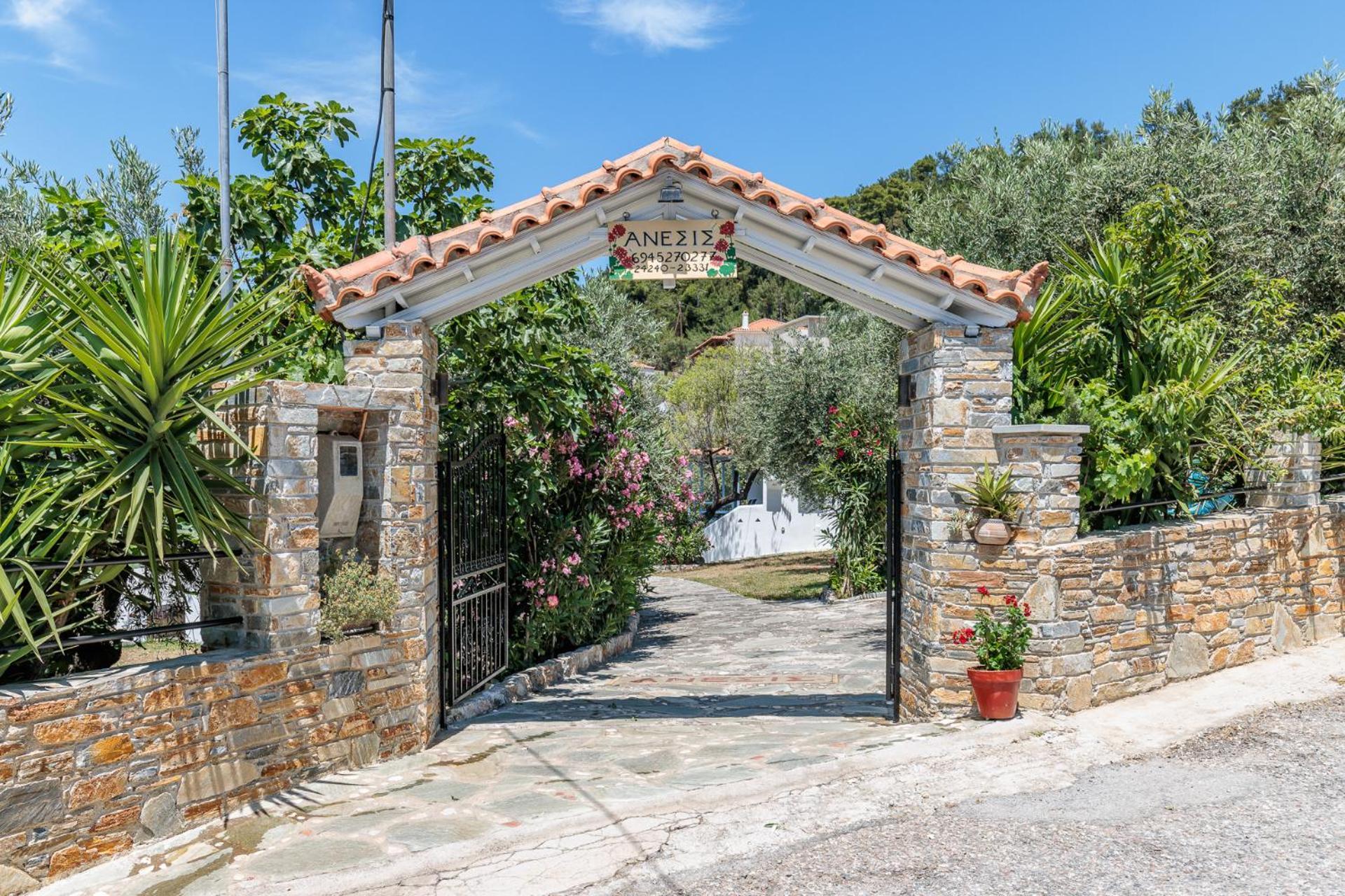 Anesis Apartment 2 Fireplace Skopelos Town Exterior photo