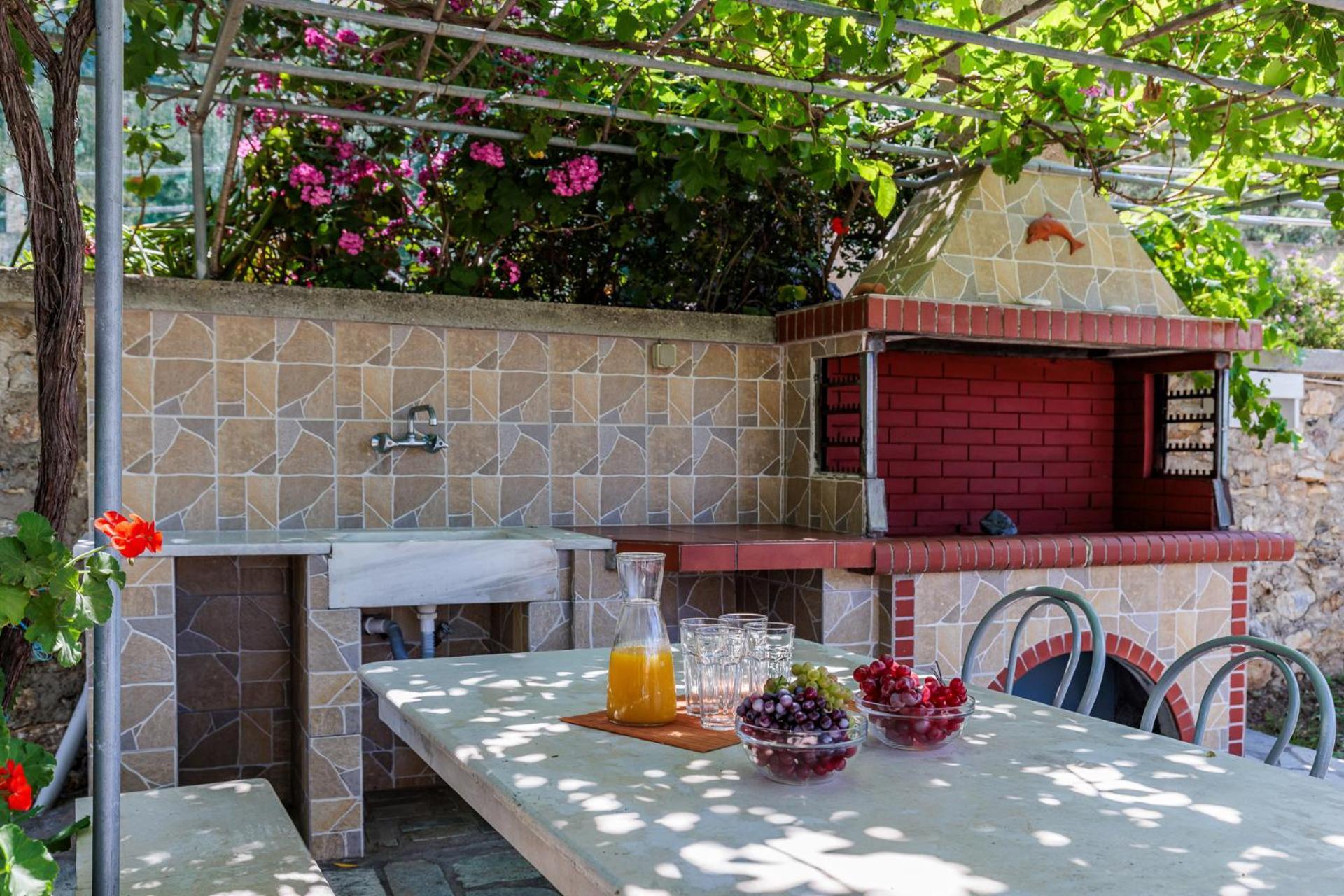 Anesis Apartment 2 Fireplace Skopelos Town Exterior photo